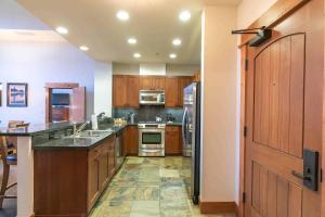 Catamount Lodge 405B by East West Hospitality