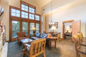 Catamount Lodge 405B by East West Hospitality