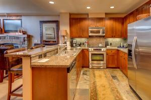 Catamount Lodge 411 by East West Hospitality