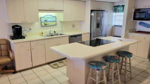 415 - 2 bedroom oceanfront condo