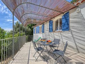 Maisons de vacances Holiday Home La Source by Interhome : photos des chambres