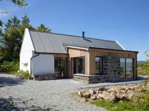 Holiday Home Finnan's Byre by Interhome - Port nan Long