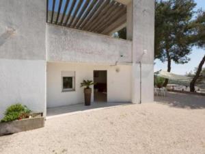 Apartment Dependance Villa Incanto by Interhome