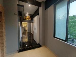 Hotel Beverly Palace Santacruz - Near BKC - Mumbai Airport T1