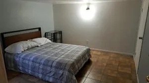 Le1226-Private Basement with WIFI and Free Parking - Perth