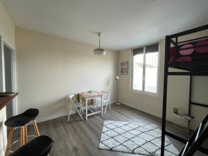 Appartements Studio 4 Emplacement Ideal entre Chateau et Centre : photos des chambres