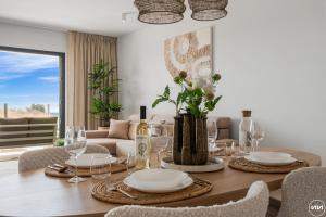 ViVi Homes - Breeze View, Sauna, Gym & Pool