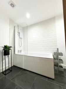 The Kipling Inn, 4 - Bed, Sleeps 7, Pets Welcome