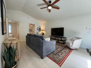 Charming 2-bedroom house in Saugatuck with AC, WiFi, Pet Friendly