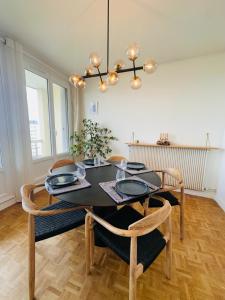 Appartements Orleans proche bord de Loire - Appartement 2 chambres avec grand balcon - Le Panoramique Orleanais : photos des chambres