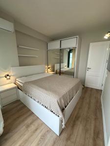 Pearl of Batumi, Seaview Boulevard