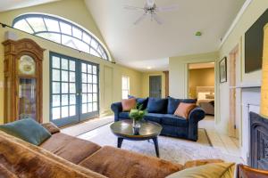 Shared Hot Tub Historic Cottage, Walk to Elm Park