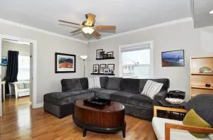 313 E Bay Ave B - Balboa Island