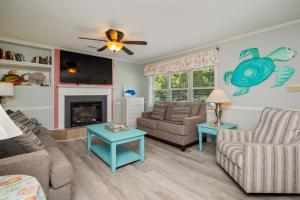 Barbee Beach House by Oak Island Accommodations