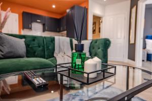 Super Central 2 Bedroom Flat I Next to Shopping Center & Brighton Beach