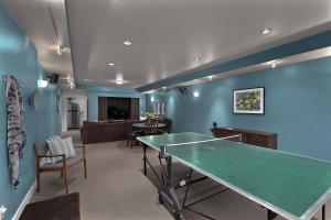 Hot Tub Family Friendly Garden City Getaway