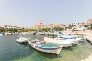 Apartment B & R with a Sea View