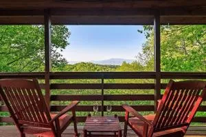 Romantic, Private Cabin in Smokies Hot Tub Firepit - East Fork
