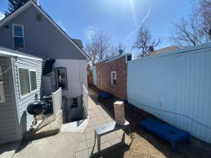 Artsy Platt Park Apartment Guest Suite for 4, QUICK Mountain Access!