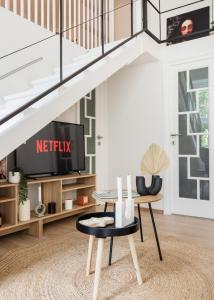 Chic 3BR Heart of District 7- Central Budapest Gem