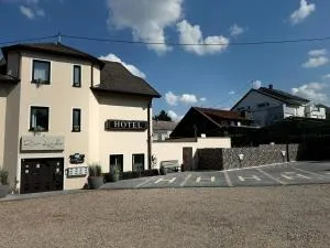 Hotel Zur Linde - Schönbruch