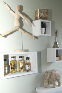 En-suite Room with Super King Size Bed - Free Wifi - Free Parking