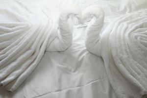 En-suite Room with Super King Size Bed - Free Wifi - Free Parking