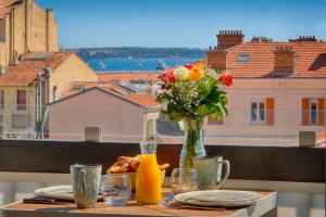 Downtown Cannes 2BR with AC & Terrace w Sea View - BENAKEY
