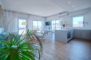 Downtown Cannes 2BR with AC & Terrace w Sea View - BENAKEY