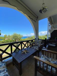 Front of the sea Elia Apartment