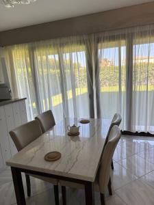 Marassi - Luxurious Twin House with Garden