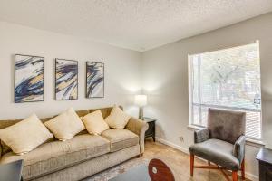 Dallas Condo in Walkable Knox Street District!