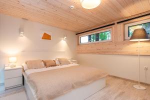 Pajūrio namelis FAMILY BEACH HOUSE su baseinu