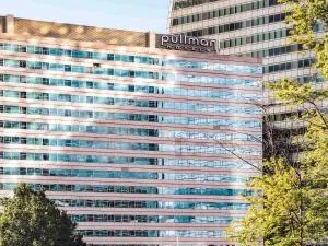 铂尔曼巴黎德芬斯度假酒店 - 库尔布瓦