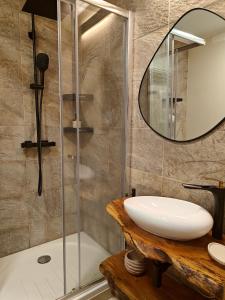 Casca de Noz - Modern Rustic Beach Getaway