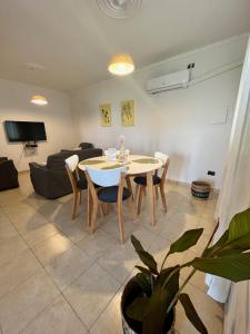 Amplio y luminoso departamento en complejo cerrado