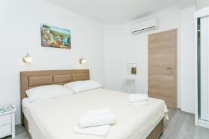 Seaside house with a swimming pool Businci, Ciovo - 11882