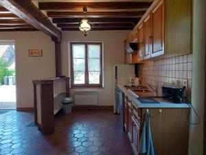 Charmante Maison Rénovée avec Jardin, BBQ et Loisirs à La Saucelle - FR-1-581-13