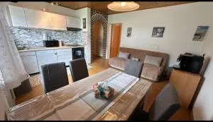 Tabita 1 Apartment with 3 rooms if needed 4 or 5 rooms - Großaitingen