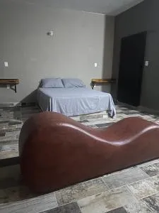 Autohotel el Búho - Manlio Fabio Altamirano