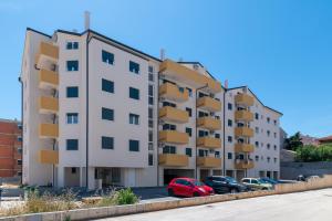 Apartments with a parking space Pula - 23290