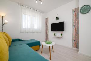 Apartments with a parking space Pula - 23290