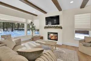 Mountain Home with Private Hot Tub and River Access! - Three Rivers