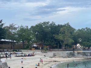 Seaview 2 bedroom unit near Mactan International Airport