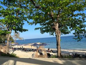 The mactan newtown 1 Bedroom , Beach is P 350 pp