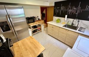 Cozy PDX Hideout, Ideal Location