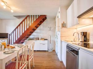 Appartements Appartement lumineux avec balcons et stationnement privatif - FR-1-788-22 : photos des chambres