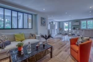 Location avec piscine & parking privé à Bandol