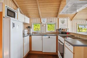 Beach House With Sea View Of The Great Belt