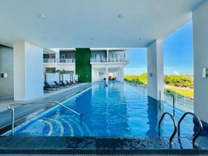 WV 12 Serene and Stylish